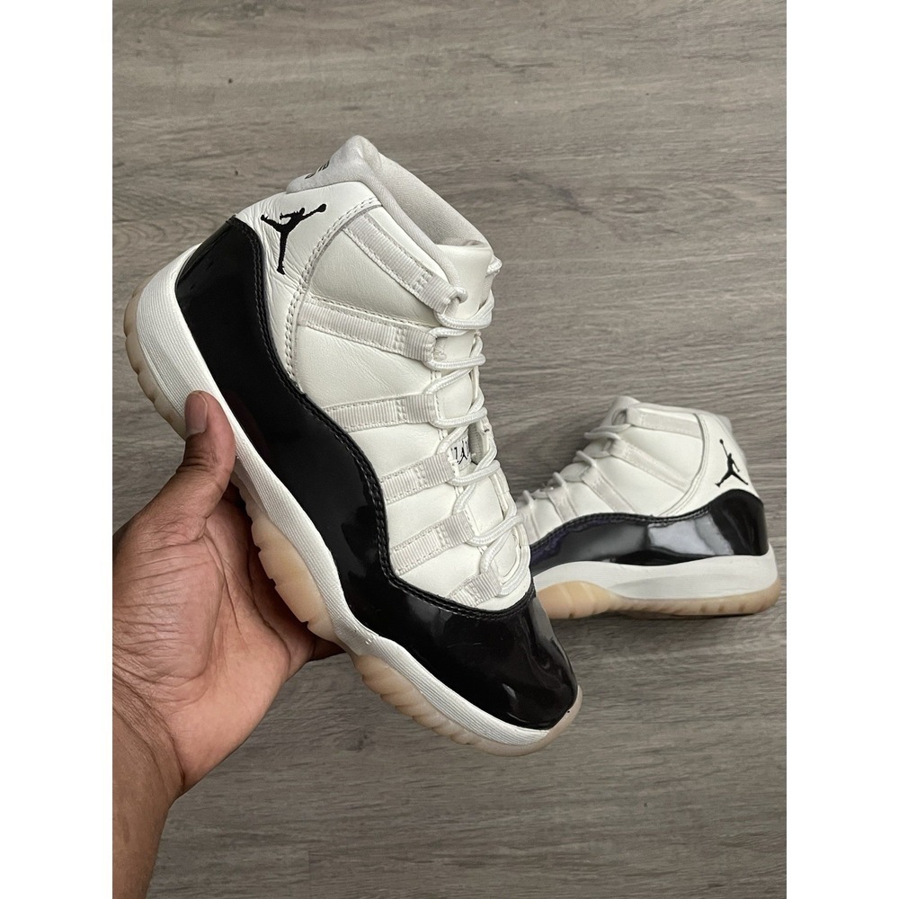 Size 7.5- Jordan 11 Retro Neapolitan AR0715-101
